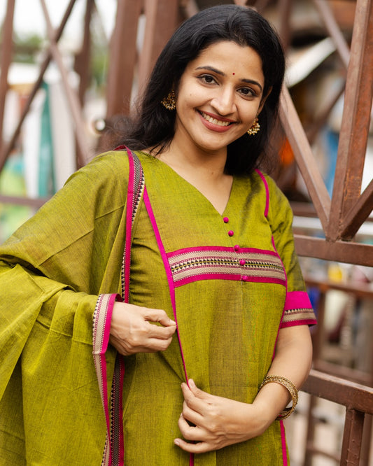 Nisha- Festive Feeding Set