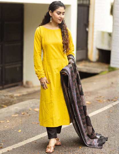 Haridra : Kurti & dupatta - Regular