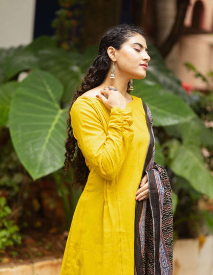 Haridra : Kurti & dupatta - Regular