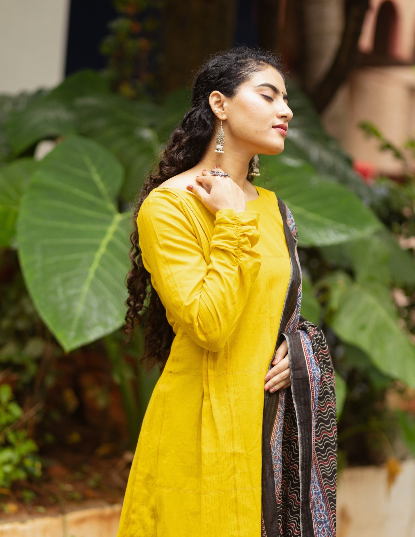 Haridra - Kurti & dupatta - Feeding