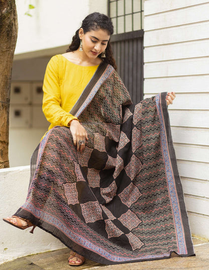 Yellow cotton kurti with kota dupatta and feeding zippers