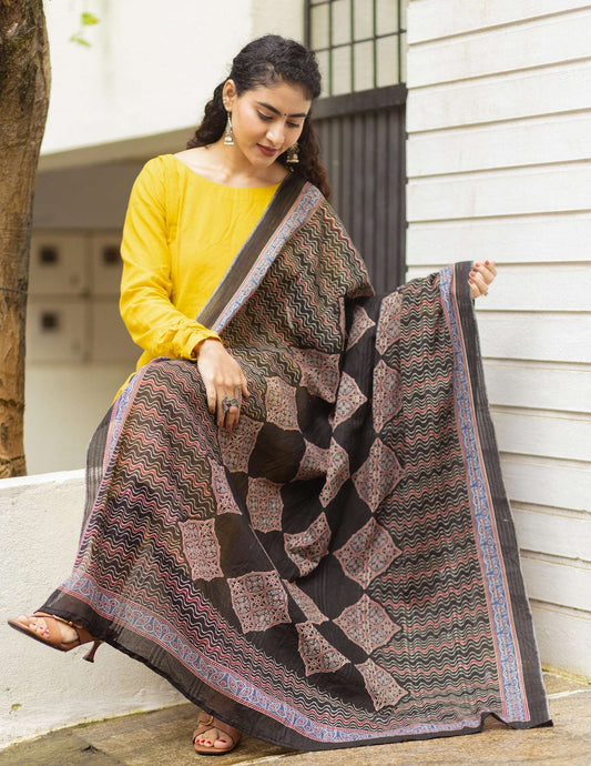 Yellow cotton kurti with kota dupatta and feeding zippers