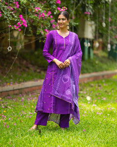 Gaja  - Nursing Festive Silk Kurti set & Dupatta