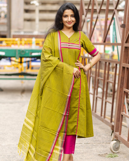 Nisha- Festive Feeding Set
