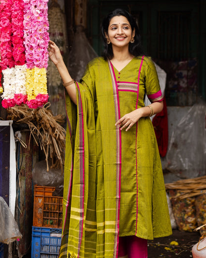 Nisha- Festive Feeding Set