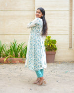 Load image into Gallery viewer, Svarna -  Cotton Nursing kurti
