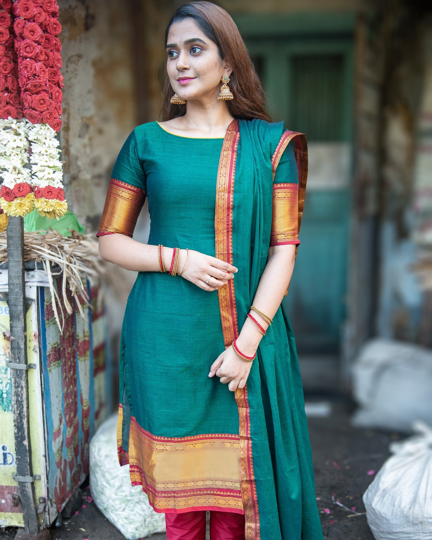 Silk ,Simple Look,Comfortable, Supportive, Easy access, Functionality, Convenient, Stretchy, Soft, Breathable, Durable,